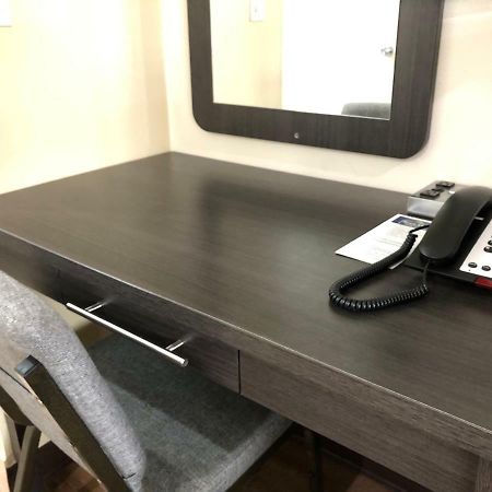 Simply Home Inn & Suites - Riverside Bagian luar foto