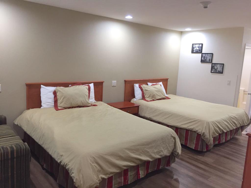 Simply Home Inn & Suites - Riverside Bagian luar foto